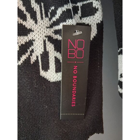 No Boundaries Black/White Crewneck Sweater with Butterfly Design, Size Large (11 - Picture 4 of 14